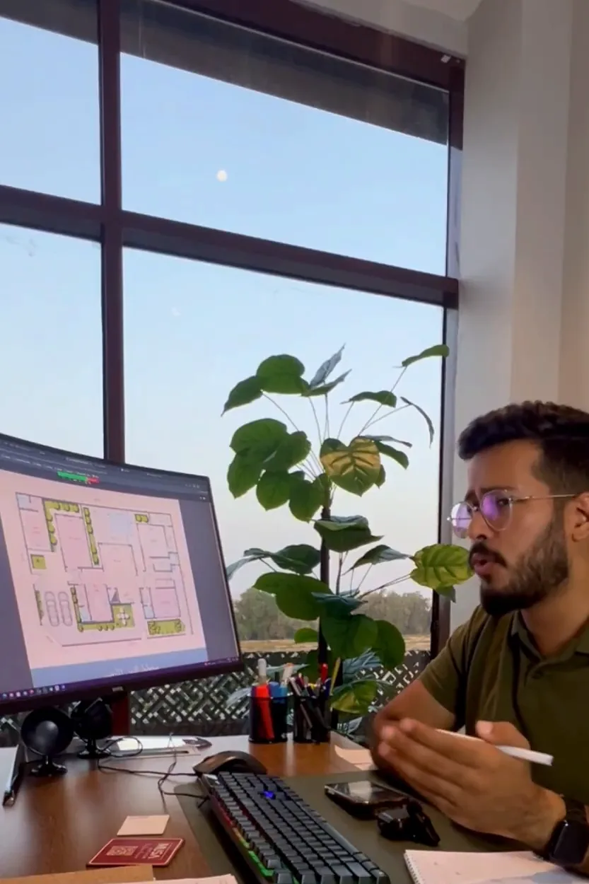 مخطط معماري على الشاشة